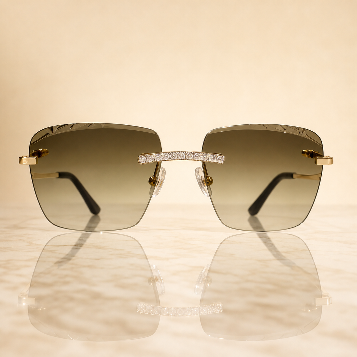 Lunettes de soleil diamant luxe — Monture dorée sans bords